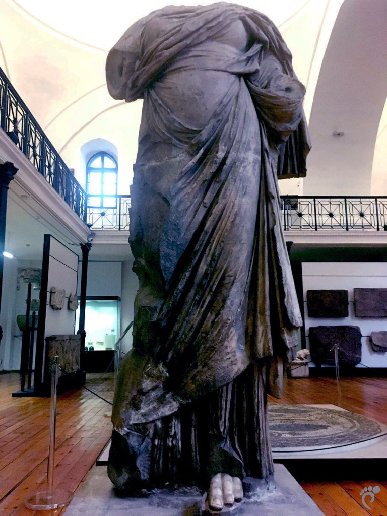 Фортуна - статуя на богинята.